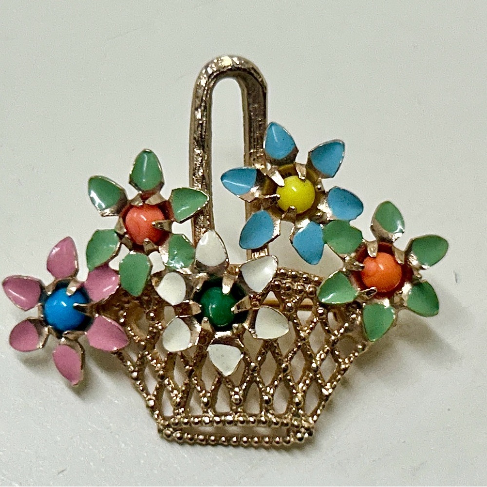 Mid Century Vintage Enameled Inset Stone Gold Tone Pinback Flower Basket Brooch